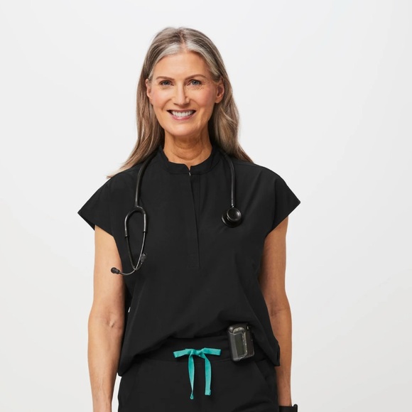 Figs Rafaela Top - Picture 5 of 8